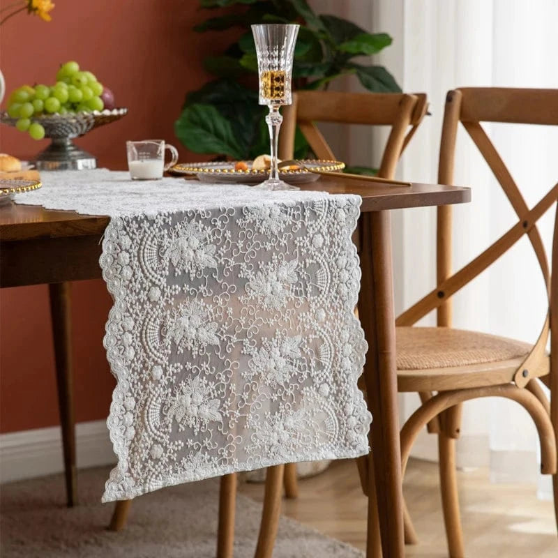 Chemin de table en crochet avec grille