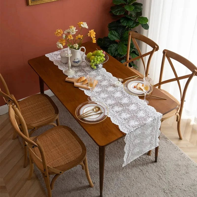 Chemin de table en crochet avec grille