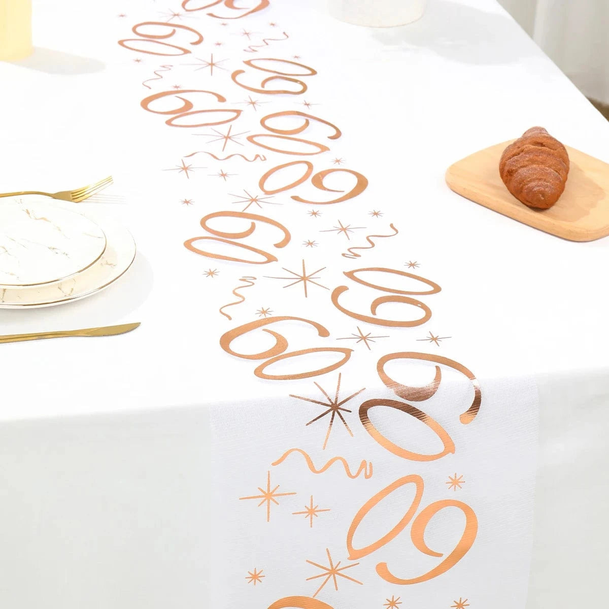 Chemin de table joyeux anniversaire Blanc 60 ans